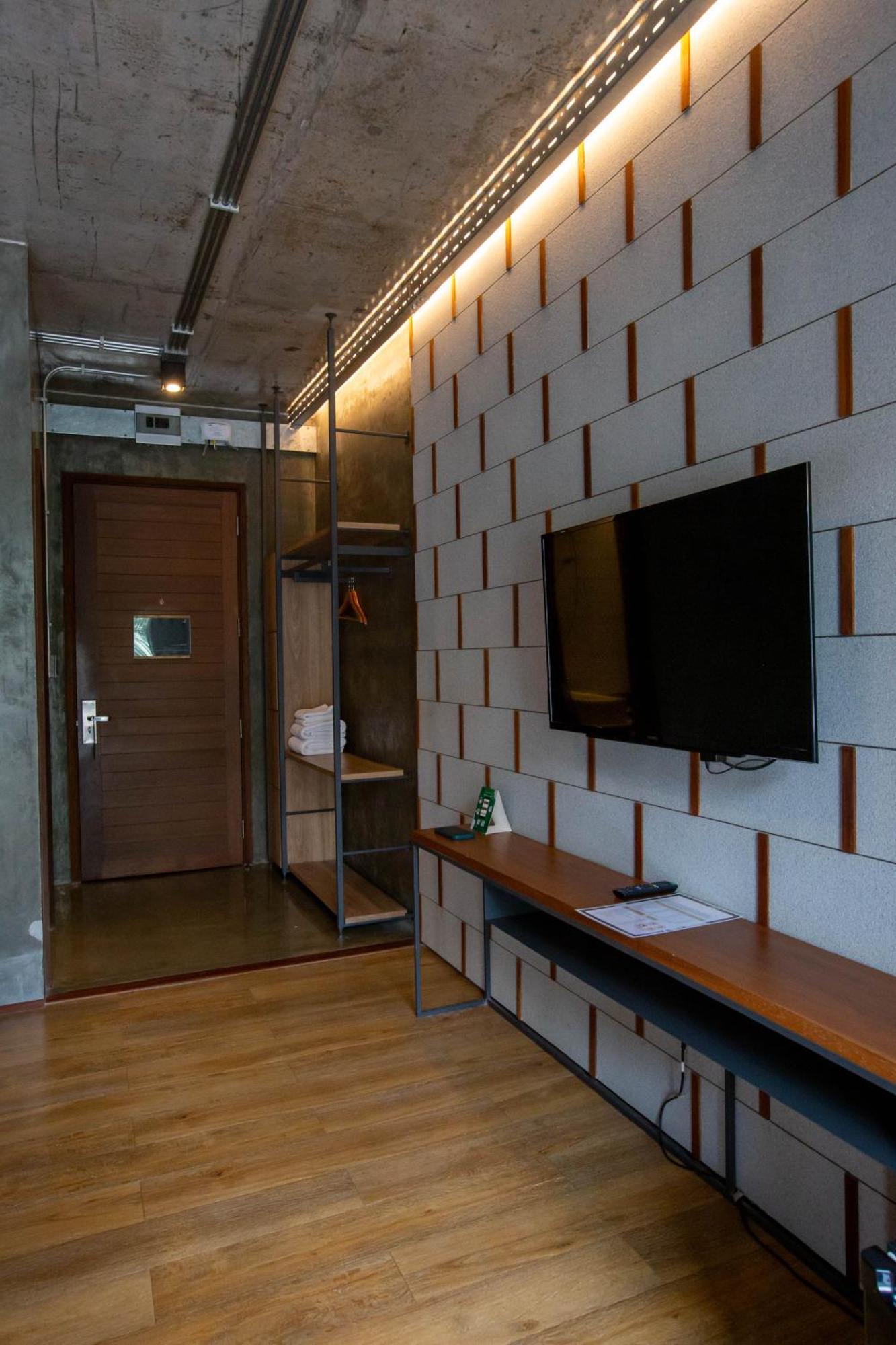 Navakitel Design Hotel Накхонситхаммарат Экстерьер фото