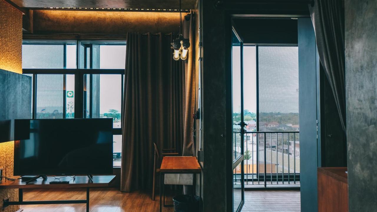 Navakitel Design Hotel Накхонситхаммарат Экстерьер фото