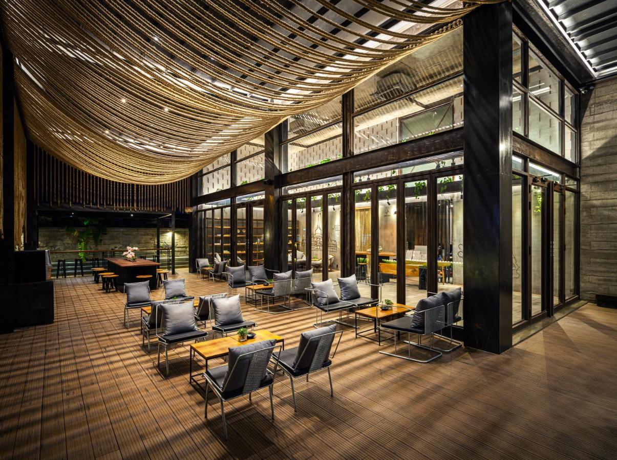 Navakitel Design Hotel Накхонситхаммарат Экстерьер фото