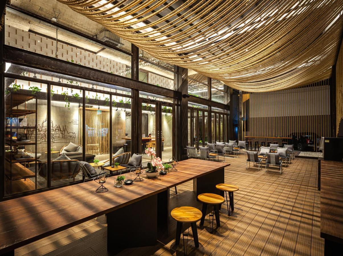Navakitel Design Hotel Накхонситхаммарат Экстерьер фото