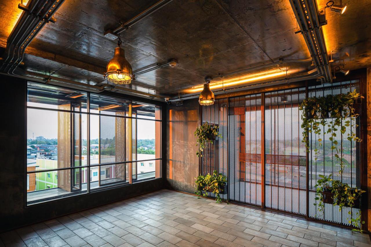 Navakitel Design Hotel Накхонситхаммарат Экстерьер фото